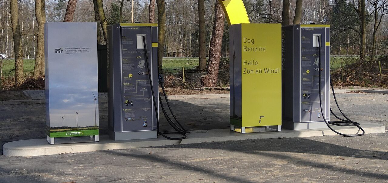 Multi-bay EV charging hub with DC fast chargers